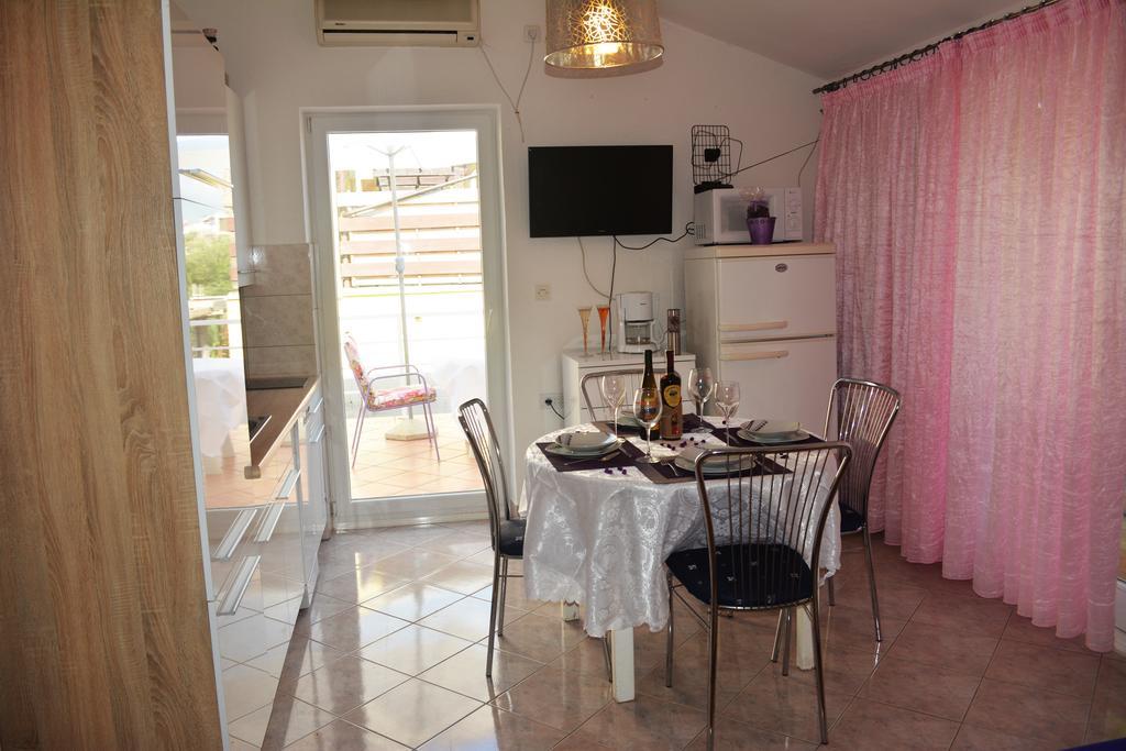 Apartment Vesna Ровини Екстериор снимка