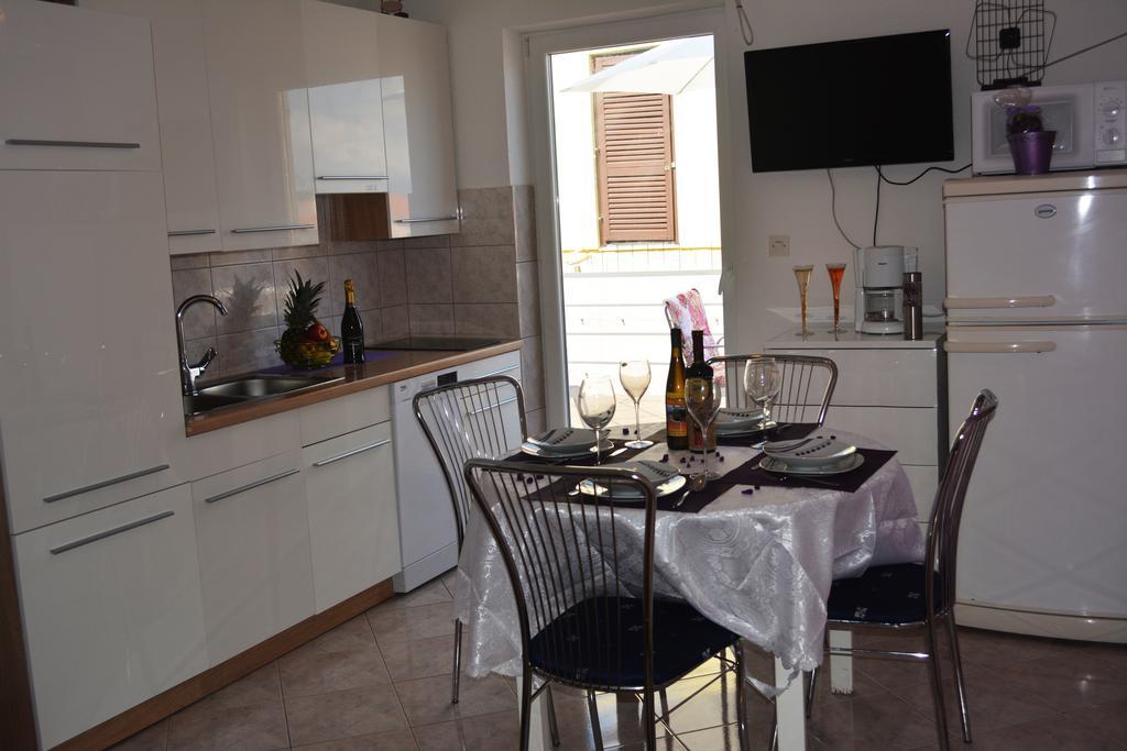 Apartment Vesna Ровини Екстериор снимка